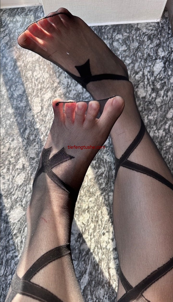 麻辣兔头girl 微密圈热辣尤物全套图包免费下载[17套]