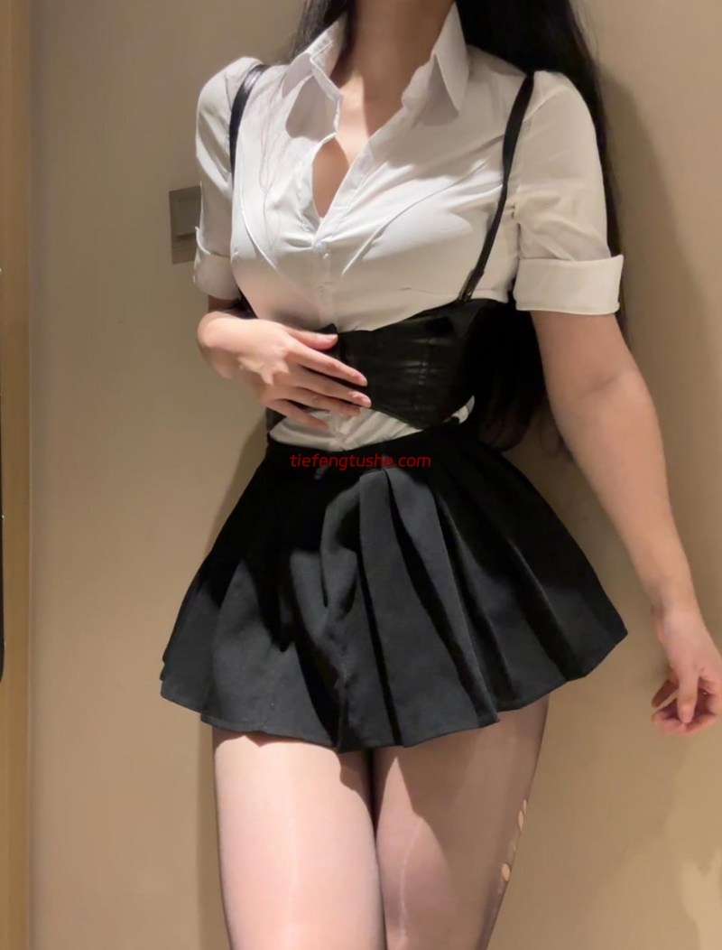 麻辣兔头girl 微密圈热辣尤物全套图包免费下载[17套]