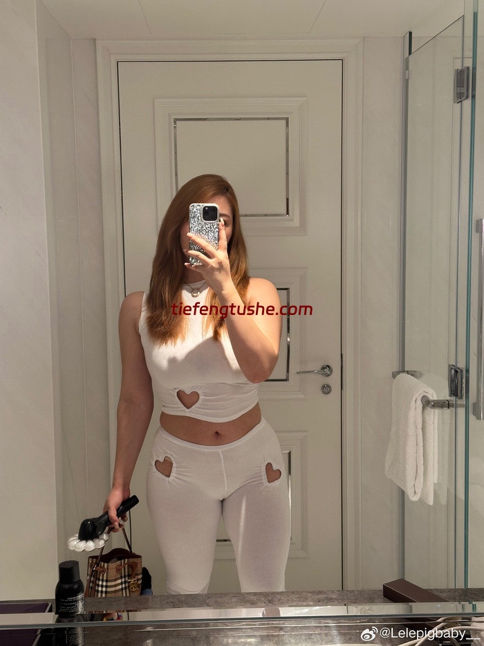 lelepigbaby 微密圈全部稀缺写真合集超值打包[2套]