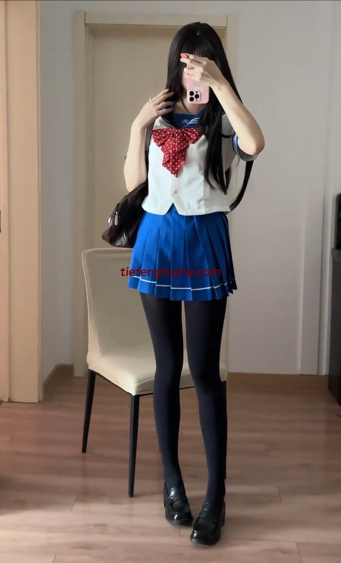 汐娜er 微密圈私人定制高人气写真视频套图合集[6套]